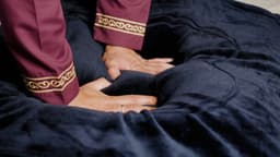 Tapis de Prière Épais et Confortable Bleu – Édition Azur – Protection des Genoux thumbnail 2