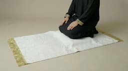Tapis de Prière Épais et Confortable Blanc – Al-Abyad – Protection des Genoux thumbnail 4