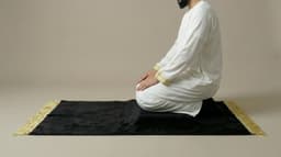 Tapis de Prière Épais et Confortable Noir – Al-Aswad – Protection des Genoux thumbnail 5